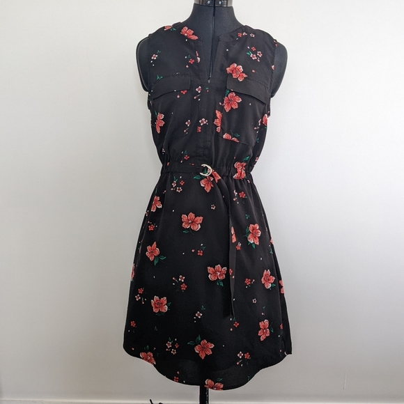 Tokito Dresses & Skirts - Tokito Floral Midi Dress Size 8